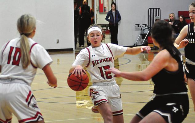 RICHMOND SOPHOMORE guard Sydney Appleberry dribbles Jan. 7 against visiting Pleasant Hill. SHAWN RONEY | Staff