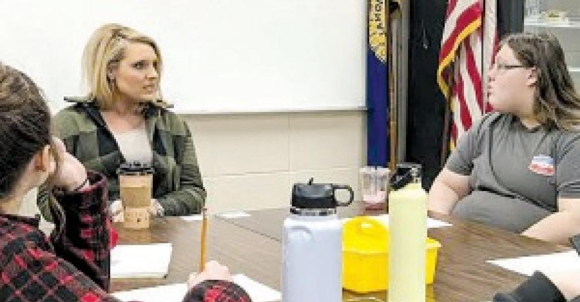 Hulsey visits Richmond High School, talks communications