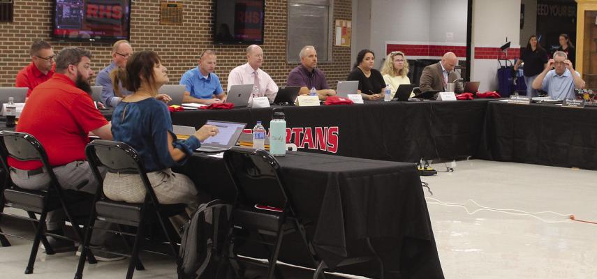 RICHMOND SCHOOL BOARD and community members gather to discuss the return of academic letter awards and other programs. SHARON DONAT | Staff
