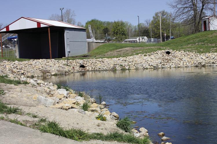 THE RICHMOND CITY COUNCIL has approved additional work to Southview Lake. Macey Excavating will clear the brush and debris. SOPHIA BALES | Staff