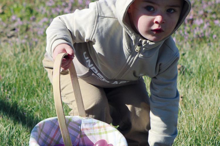 VALENTINO CARABALLO races for the best eggs.