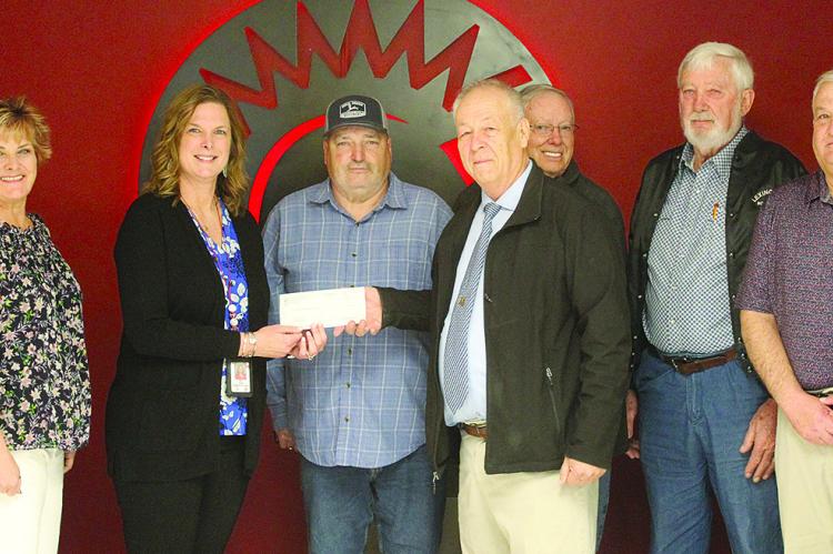 RICHMOND SCHOOL DISTRICT Assistant Superintendent Dr. Trey Cavanah (from left), Administrative Assistant Shannan Maxwell and Sunrise Elementary Principal Sara Terril, along with Mason members Tom Doss, Bill French, Keith Proffitt, Mac Proffitt, Steve Minnick and Richmond School District Superintendent Dr. Bryan Copple express their enthusiasm as the Masonic Lodge donates $1,500 for student meal balances at Sunrise Elementary. SHARON DONAT | Staff