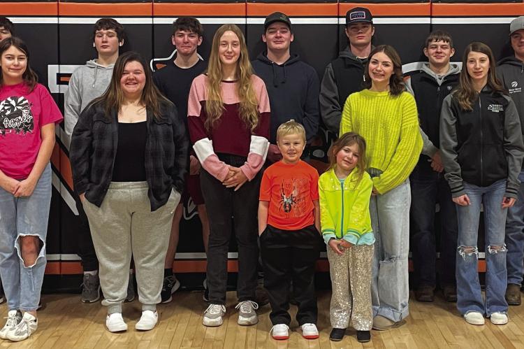 Hardin-Central preps for courtwarming clash